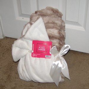 NEW Ulta Beautiful Plush throw Blanket Cappuccino color